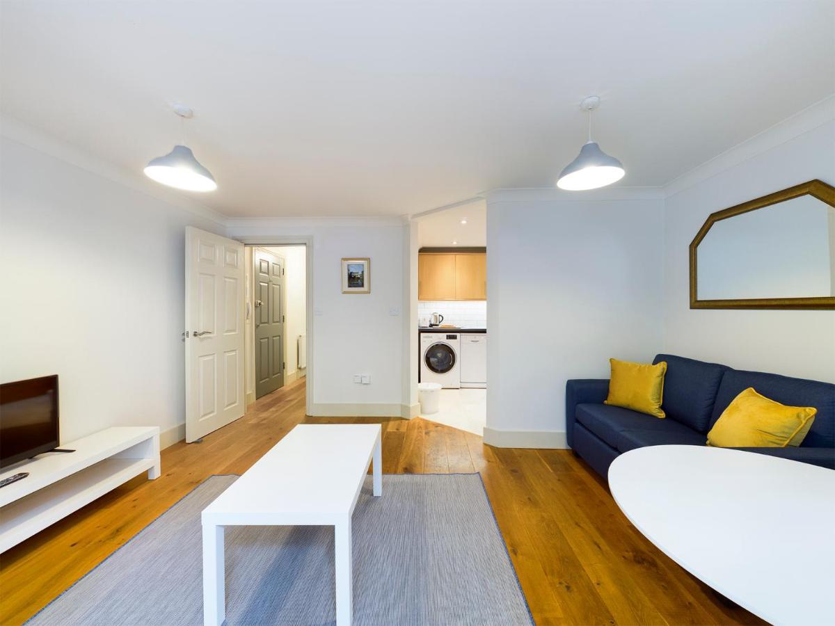 Redhill Town Centre Apartment By Livingo ภายนอก รูปภาพ