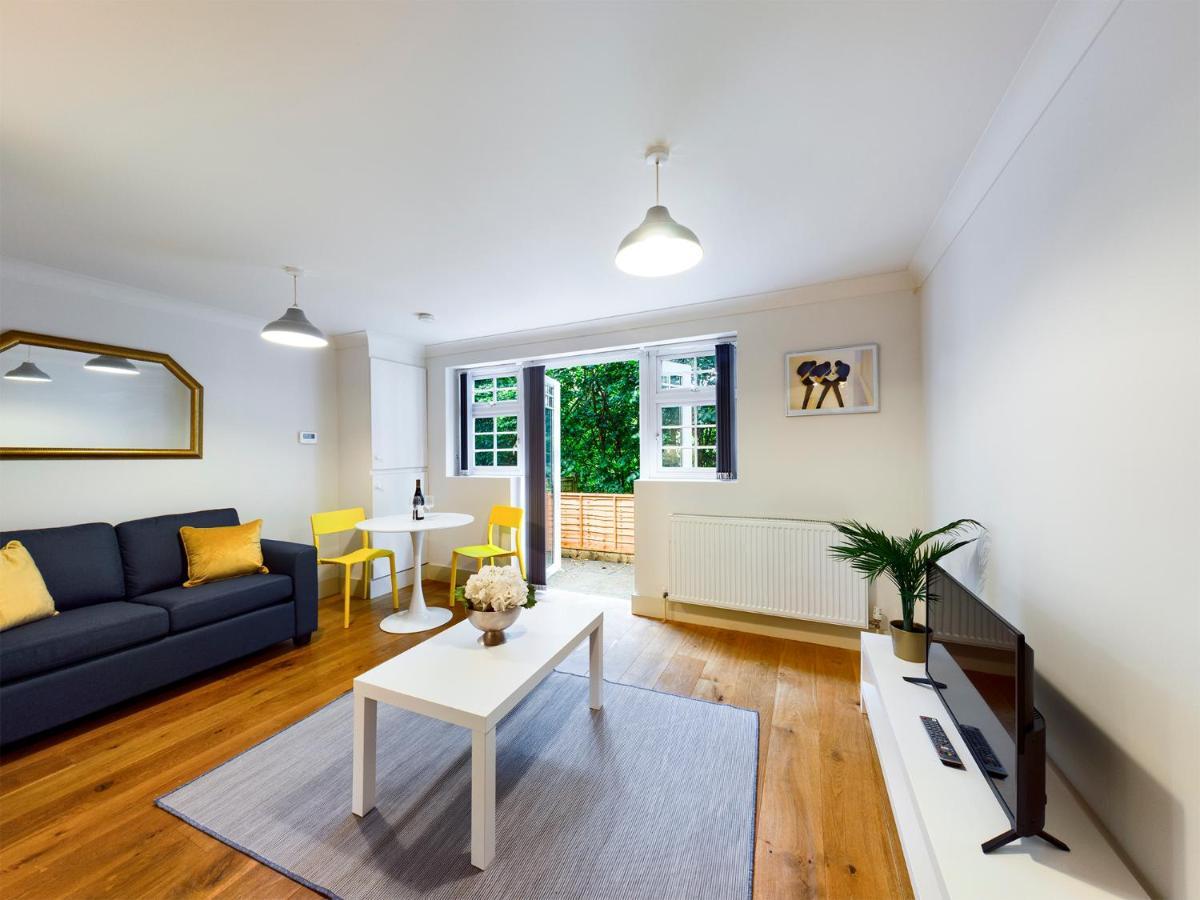 Redhill Town Centre Apartment By Livingo ภายนอก รูปภาพ